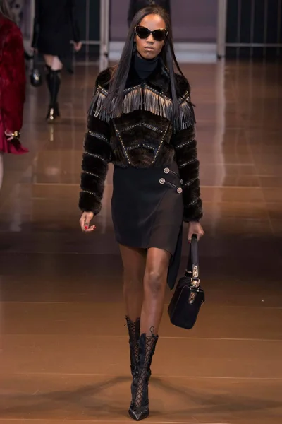 Look 24